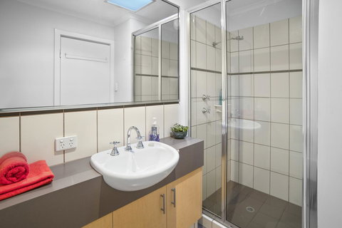 Villa On Fearn - Australian Directory 9