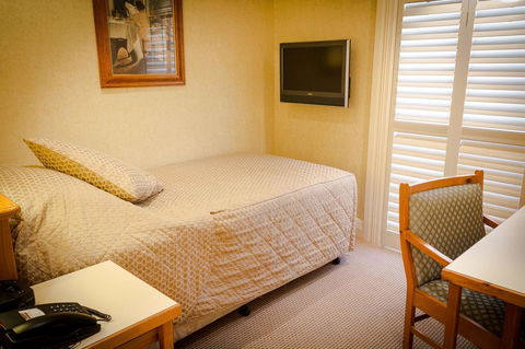 European Hotel - Australian Directory 34