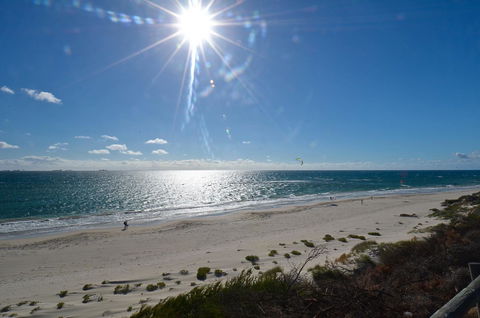 Cottesloe Beachfront Ocean View Apartment - Australian Directory 8