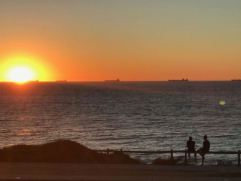 Cottesloe Beachfront Ocean View Apartment - Australian Directory 18