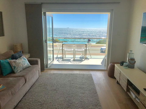 Cottesloe Beachfront Ocean View Apartment - Australian Directory 0
