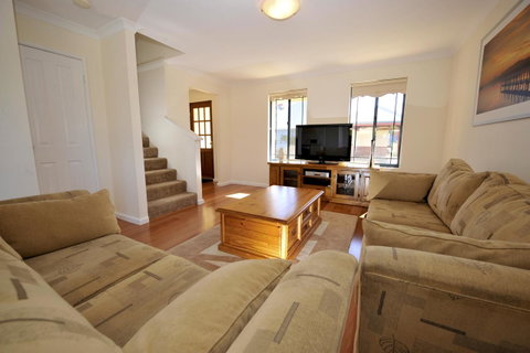 Palm Beach Manor - Australian Directory 4