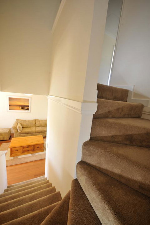 Palm Beach Manor - Australian Directory 6