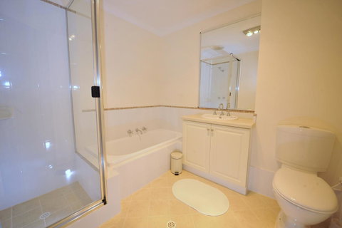 Palm Beach Manor - Australian Directory 10