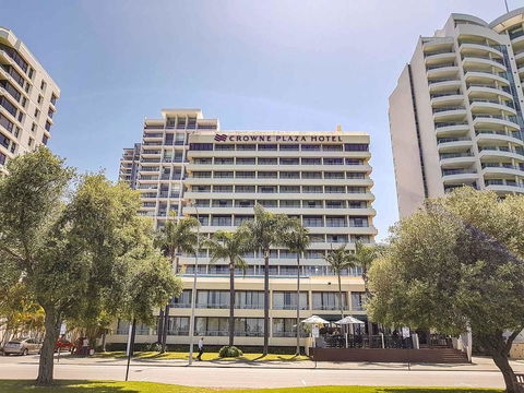 Crowne Plaza Perth, An IHG Hotel - Australian Directory 6