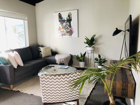 West Beach Lagoon 220 Stylish And Cozy - Australian Directory 4