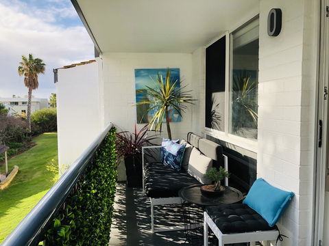 West Beach Lagoon 220 Stylish And Cozy - Australian Directory 7