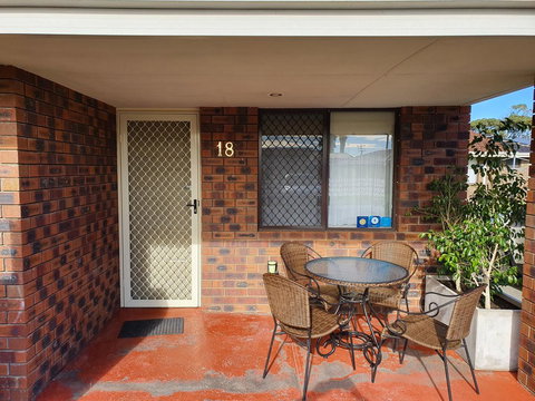 Ocean Beach Chalet 18 - Australian Directory 14