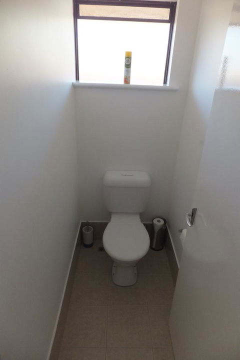 Ocean Beach Chalet 18 - Australian Directory 19