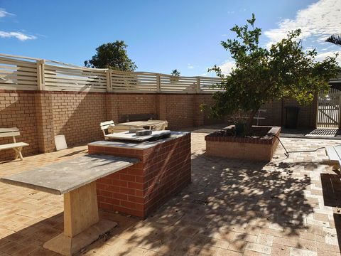 Ocean Beach Chalet 18 - Australian Directory 12