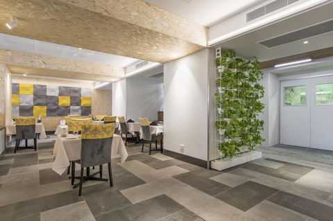 Metro Hotel Perth - Australian Directory 14