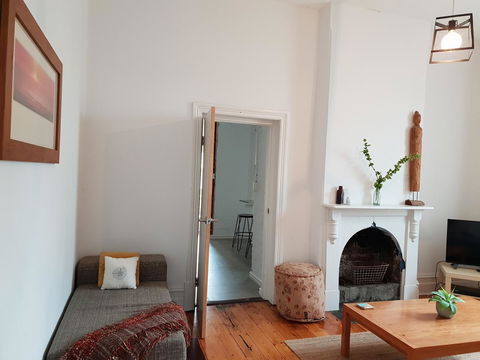 Captain\'s Heritage Cottage - Central Fremantle 2 Bedroom Historic Cottage - Australian Directory 4