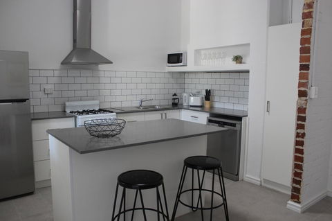 Captain\'s Heritage Cottage - Central Fremantle 2 Bedroom Historic Cottage - Australian Directory 5