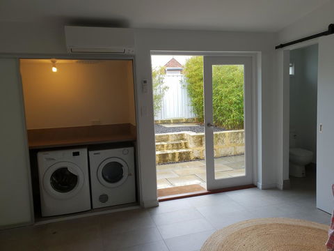 Captain\'s Heritage Cottage - Central Fremantle 2 Bedroom Historic Cottage - Australian Directory 14