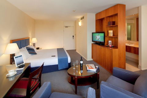Seasons Of Perth - Australian Directory 25