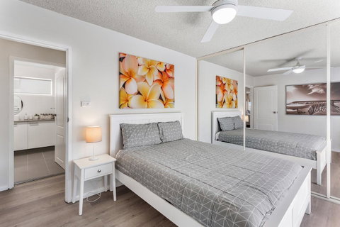 Laman Lodge, Unit 2, 15 Laman Street - Australian Directory 9