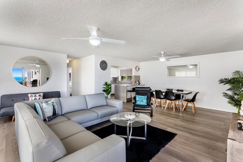 Laman Lodge, Unit 2, 15 Laman Street - Australian Directory 3