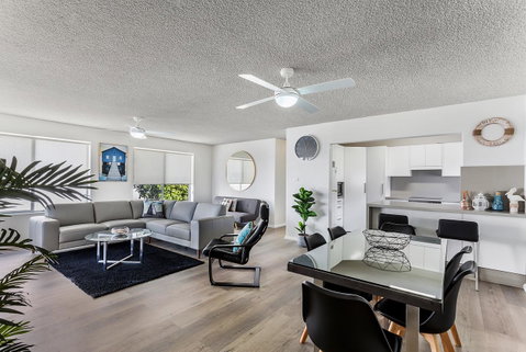 Laman Lodge, Unit 2, 15 Laman Street - Australian Directory 2
