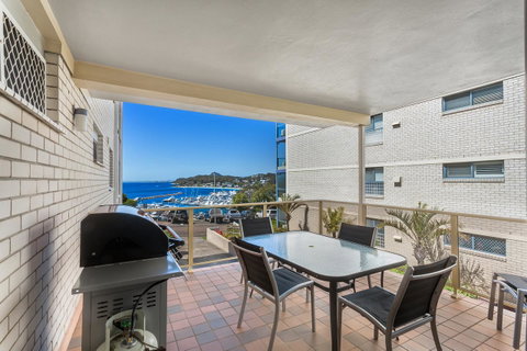 Laman Lodge, Unit 2, 15 Laman Street - Australian Directory 13