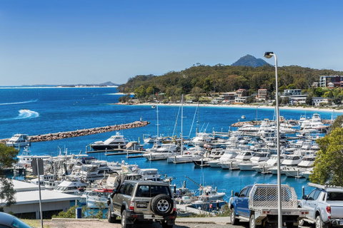 Laman Lodge, Unit 2, 15 Laman Street - Australian Directory 15