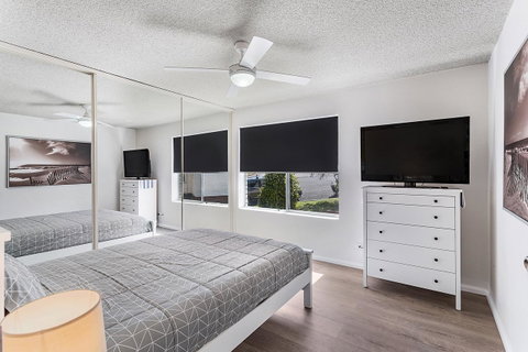 Laman Lodge, Unit 2, 15 Laman Street - Australian Directory 8