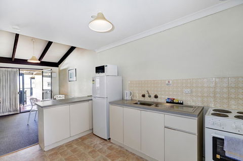 West Beach Lagoon 123 - Location & Views!!! - Australian Directory 10