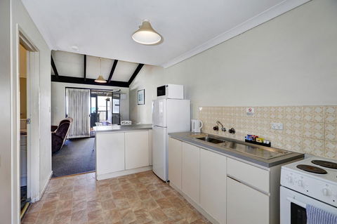 West Beach Lagoon 123 - Location & Views!!! - Australian Directory 5