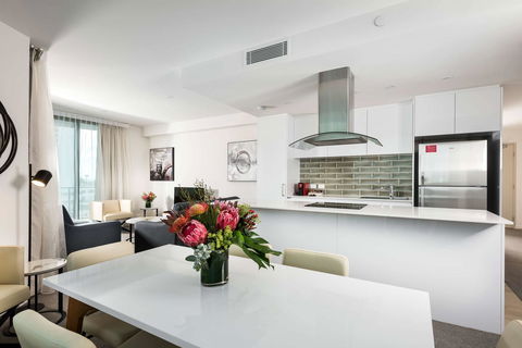 Ramada By Wyndham VetroBlu Scarborough Beach - Australian Directory 36