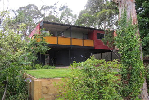 Pendeli Beach House - Australian Directory 1