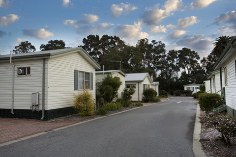 Discovery Parks - Perth Airport - Australian Directory 38