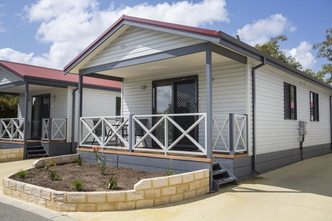 Discovery Parks - Perth Airport - Australian Directory 11