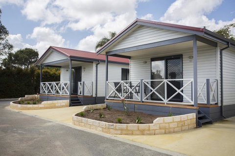 Discovery Parks - Perth Airport - Australian Directory 31