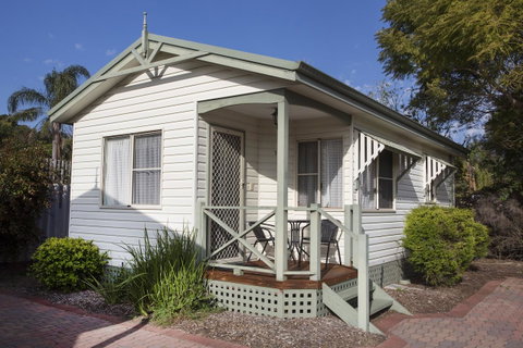 Discovery Parks - Perth Airport - Australian Directory 34