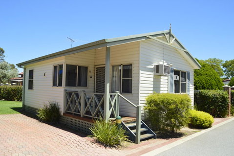 Discovery Parks - Perth Airport - Australian Directory 6