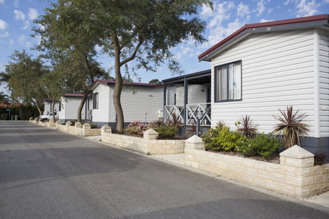 Discovery Parks - Perth Airport - Australian Directory 30