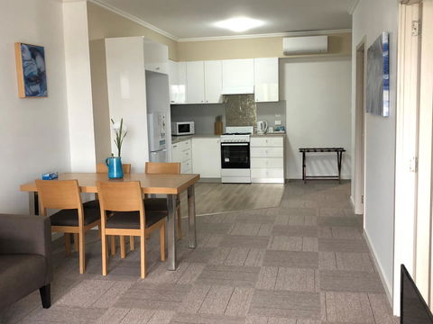 Morisset Serviced Apartments - Australian Directory 30