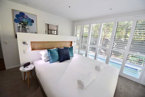 East On Byron - Australian Directory 17