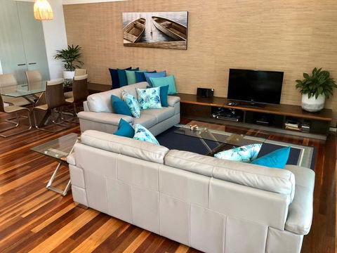 East On Byron - Australian Directory 38