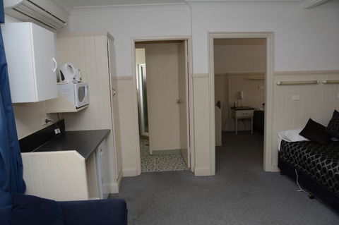 Ben Chifley Motor Inn - Australian Directory 21