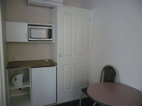 Ben Chifley Motor Inn - Australian Directory 37