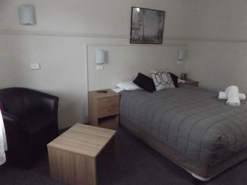 Ben Chifley Motor Inn - Australian Directory 3