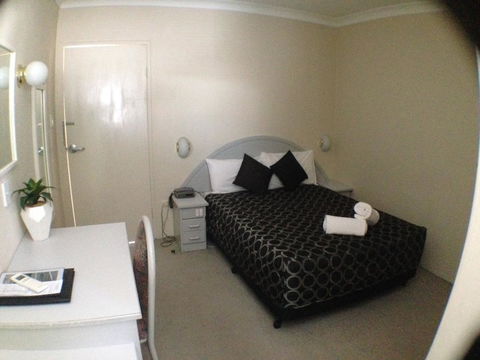 Ben Chifley Motor Inn - Australian Directory 30