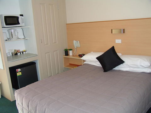 Ben Chifley Motor Inn - Australian Directory 27
