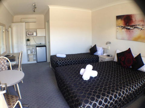 Ben Chifley Motor Inn - Australian Directory 29