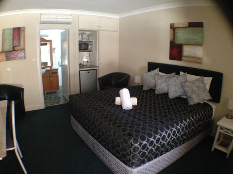 Ben Chifley Motor Inn - Australian Directory 22