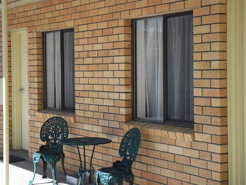 Ben Chifley Motor Inn - Australian Directory 43