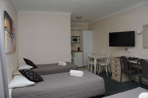 Ben Chifley Motor Inn - Australian Directory 4