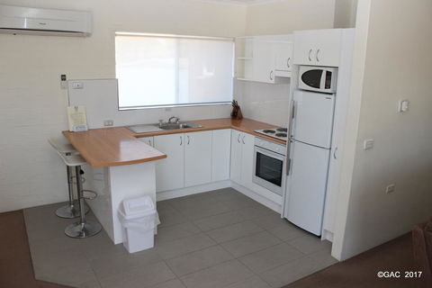 Mollymook Cove Apartments - Australian Directory 12