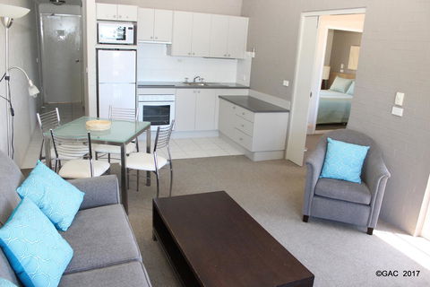 Mollymook Cove Apartments - Australian Directory 22