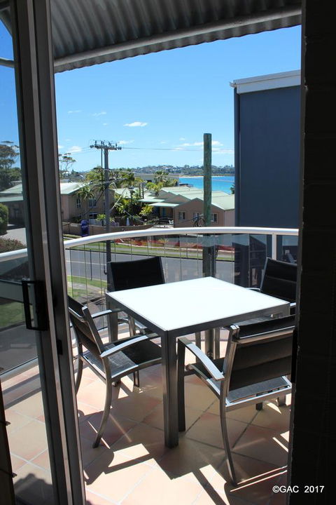 Mollymook Cove Apartments - Australian Directory 18